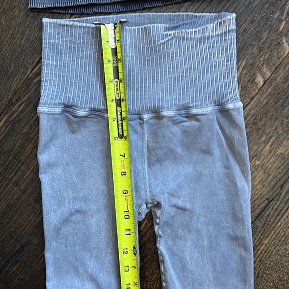 44. FP Movement Happiness Runs Crop & Good Karma Leggings - Grey - XS/S - Picture 6 of 10